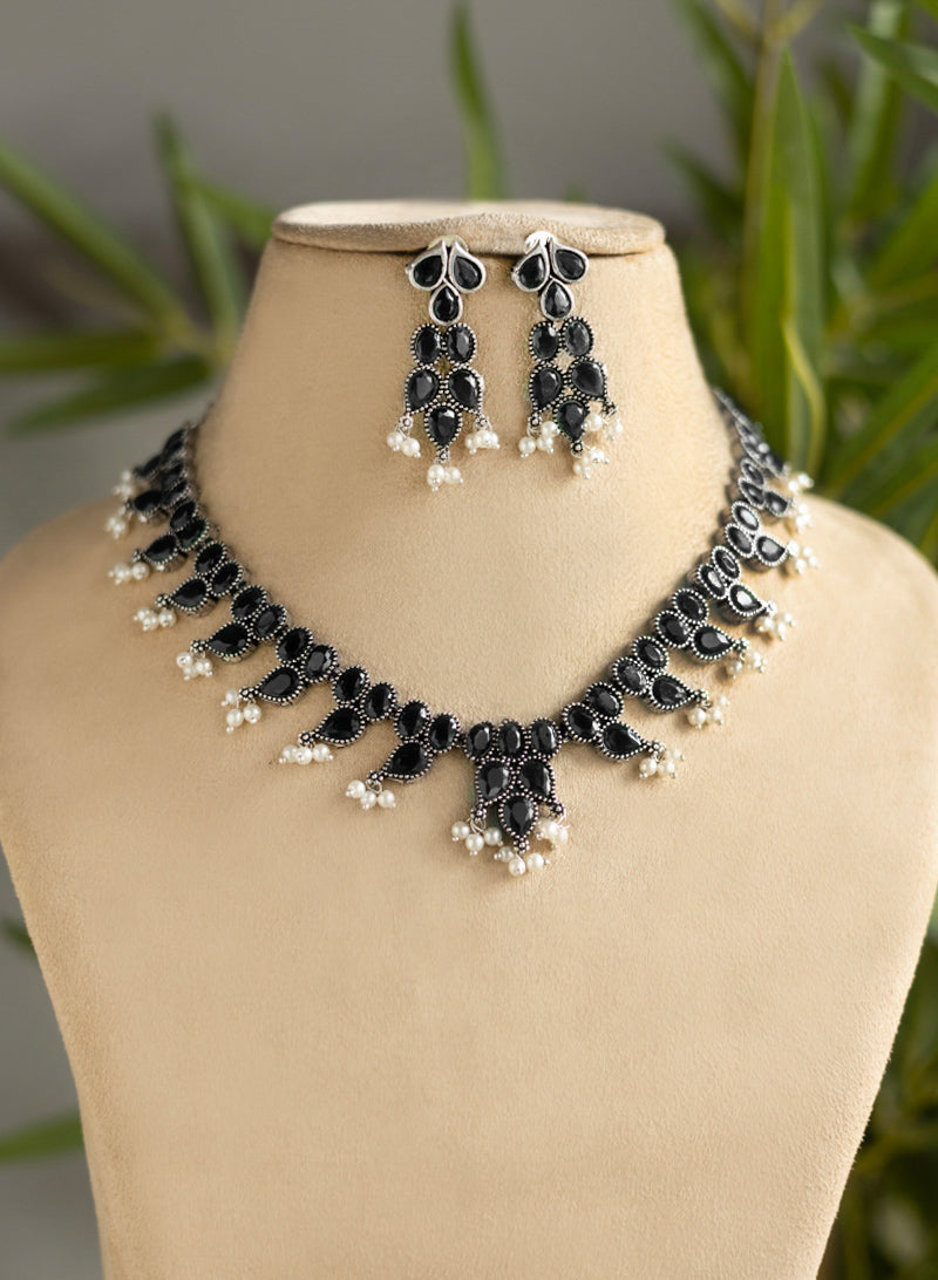 Bahwani Necklace Set