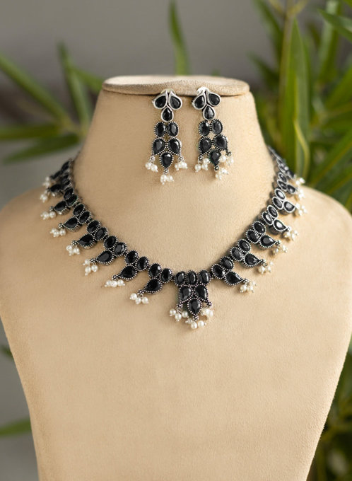 Bahwani Necklace Set