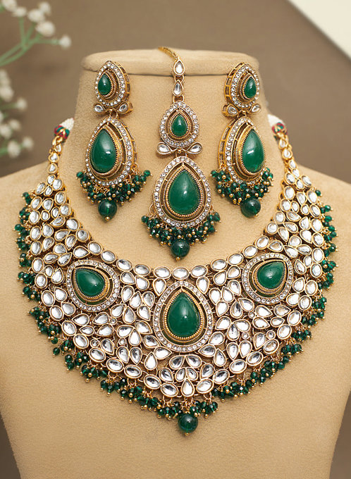 Askini Necklace Set