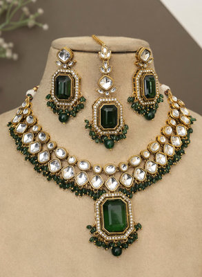 Kumud Necklace Set