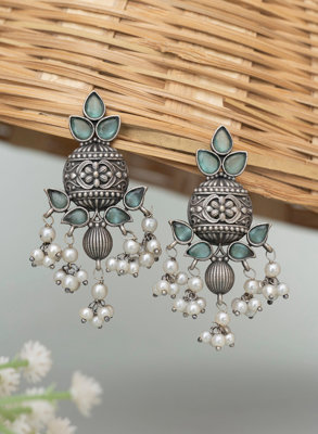 Surveen Earring