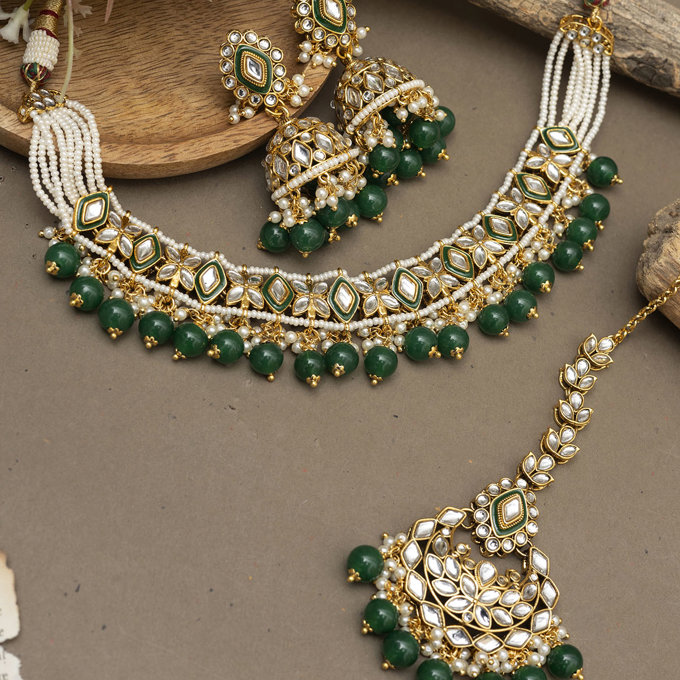 Vridhi Necklace Set with Maangtikka