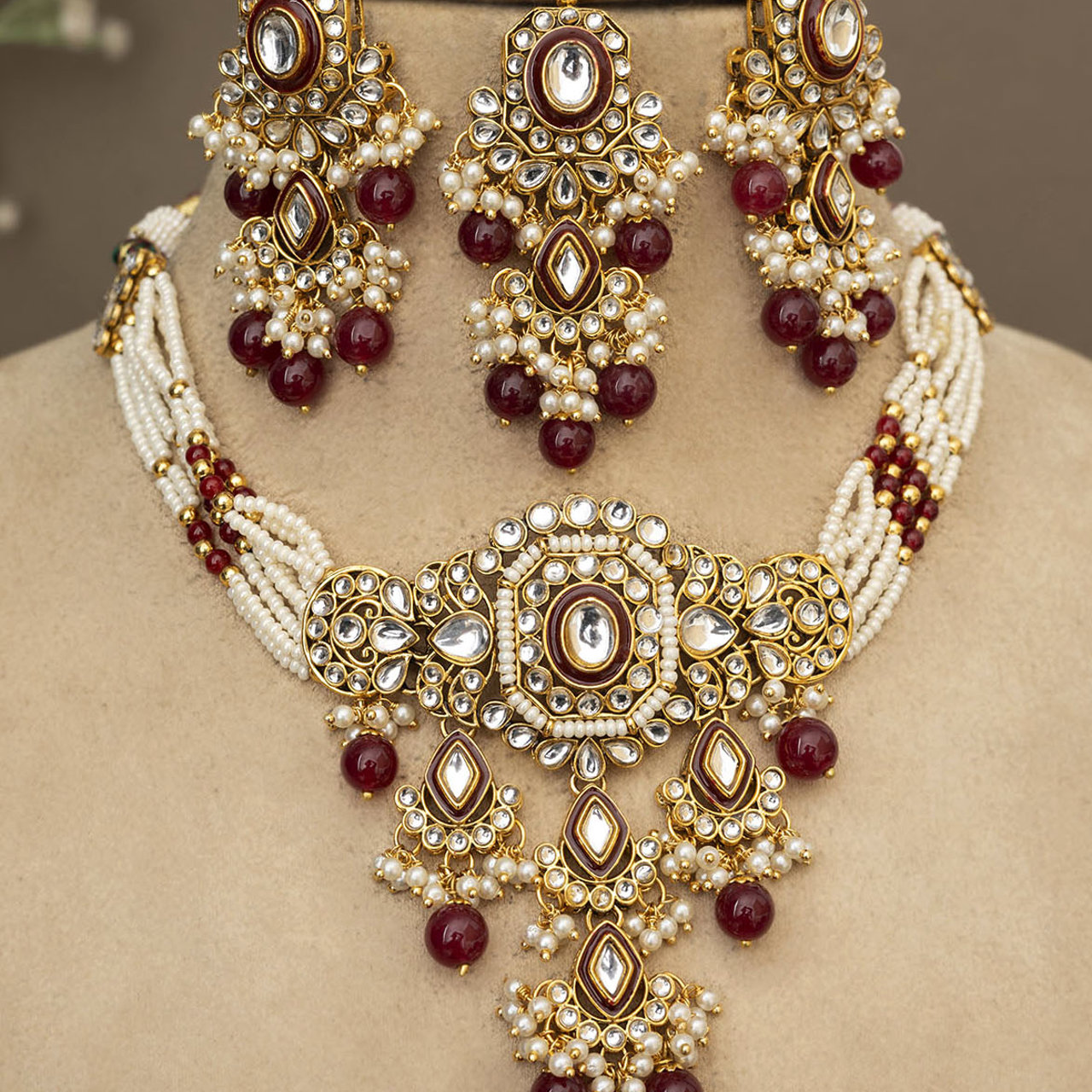 Dhairya Necklace Set
